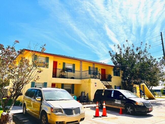 Building Photo - KNOX D