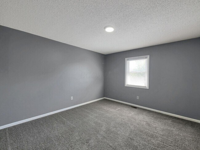 Building Photo - 175 Kraft Dr