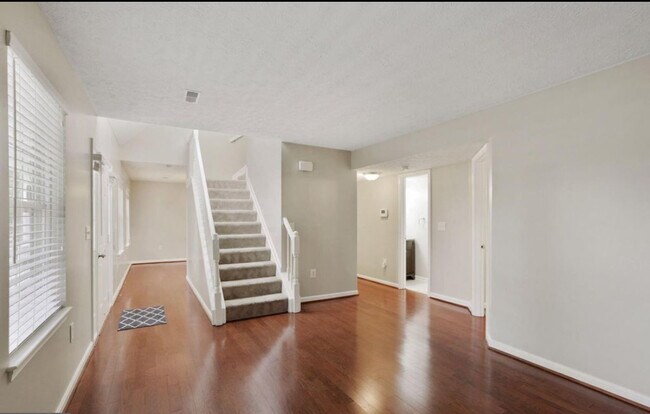 Building Photo - 5601 Skate Ct