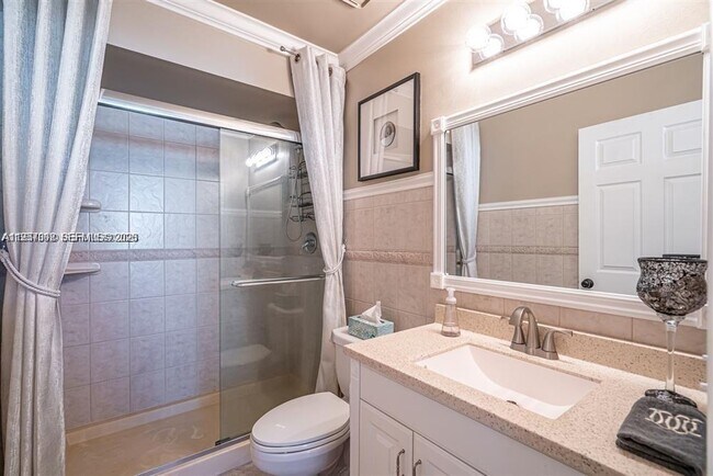 Building Photo - 221 Waterside Dr