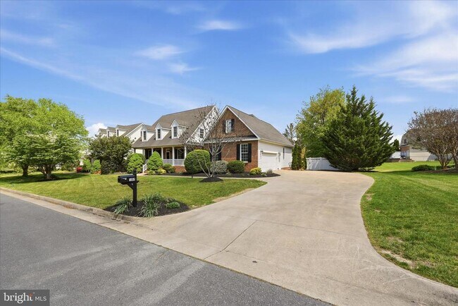 Building Photo - 102 Bramble Ct