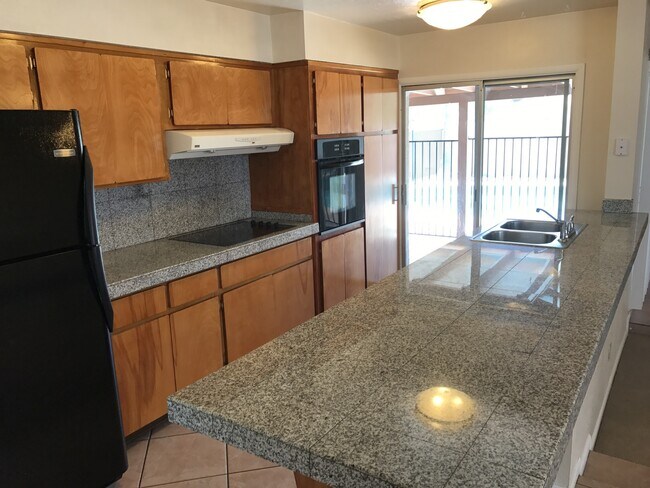Building Photo - Tempe 3 Bed, 2 Bath - Pool and Single Story