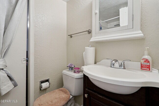 Building Photo - 332 Windrose Ct