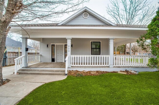 Building Photo - 904 N Madison Ave