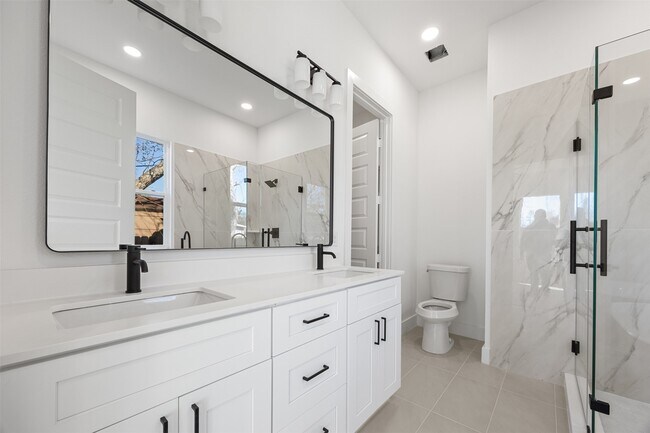 Building Photo - 615 Lettie St