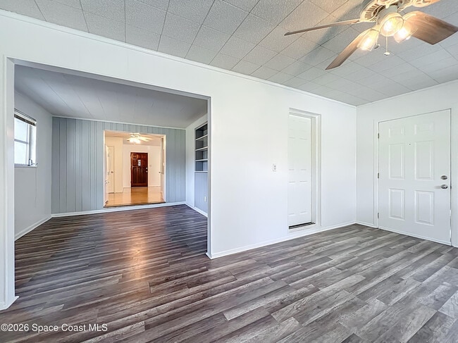 Building Photo - 1706 Cambridge Dr