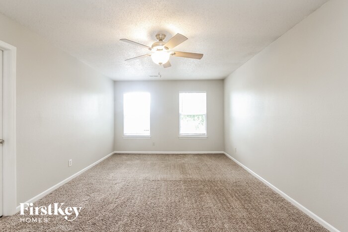 Building Photo - 1262 Kenwood Dr