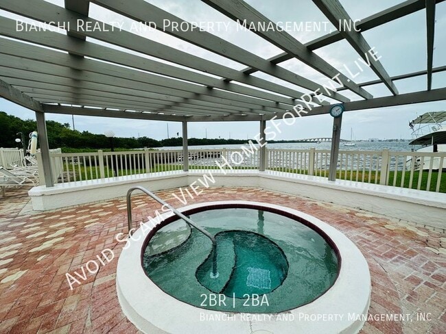 Building Photo - 6365 Bahia Del Mar Blvd S