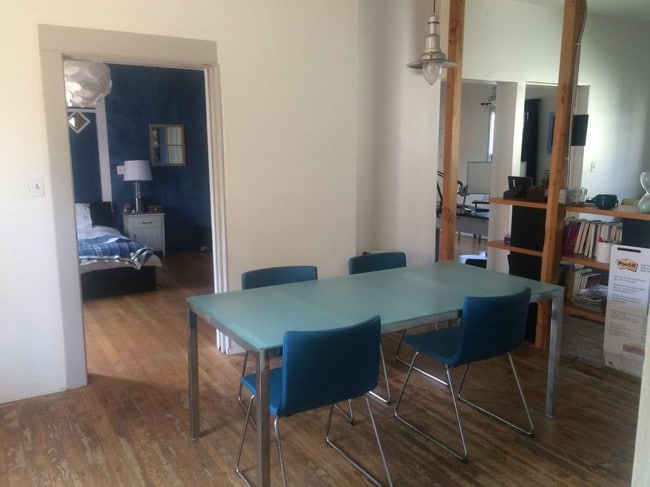 Living and dining area - 804 Venice Blvd