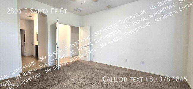 Building Photo - 2804 E Santa Fe Ct