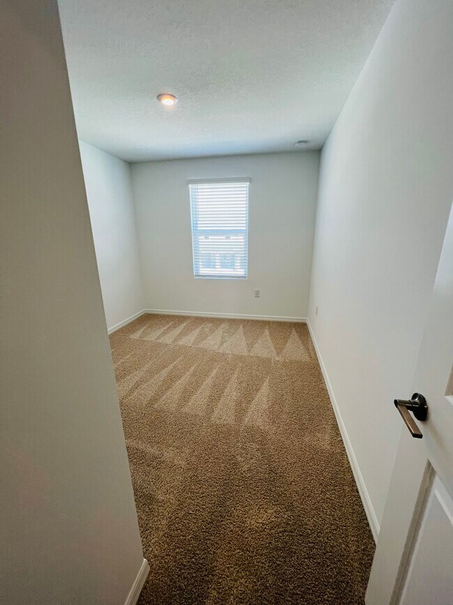 Building Photo - 8549 Lunar Skye St