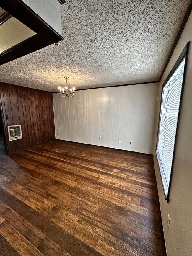Building Photo - 42185 Deborah Dr