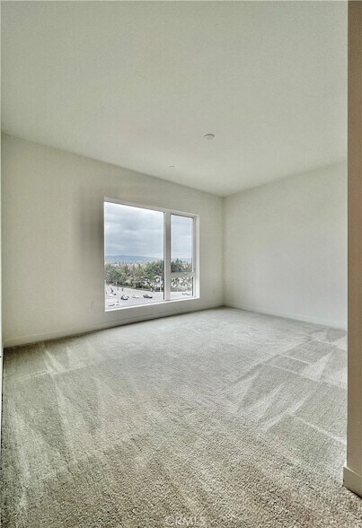 Building Photo - 2512 Rivington