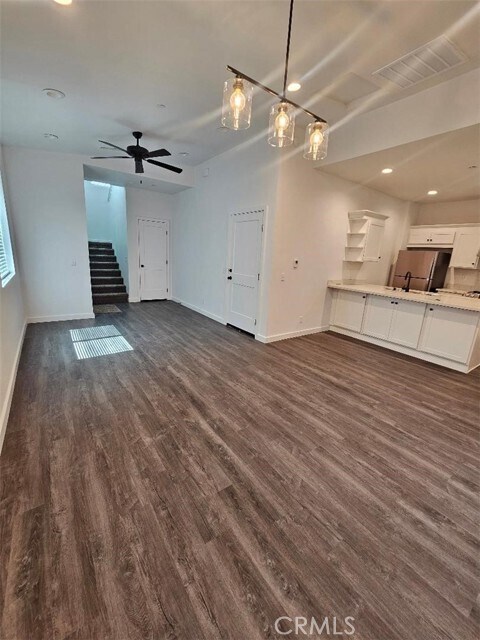 Building Photo - 5995 Bagley Ave