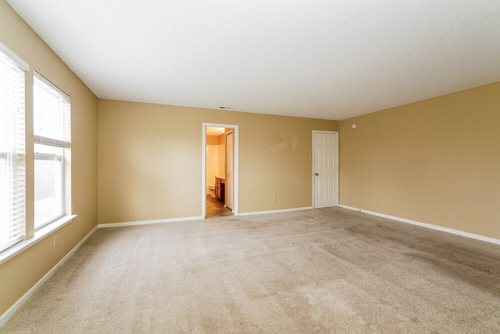 Building Photo - 2044 Southernwood Ln