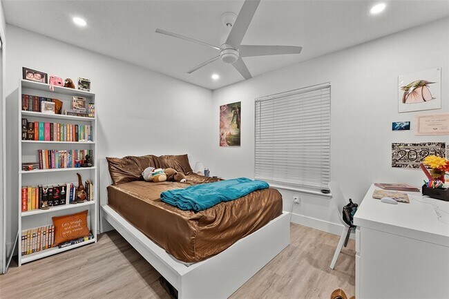 Building Photo - 109 Reserve Cir