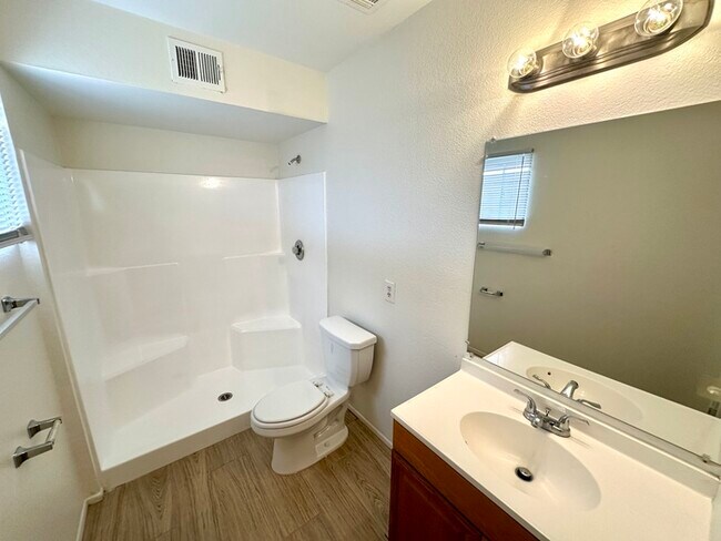 Building Photo - Nicely updated Marlette Estates home with pool, 3 beds, 2 baths.