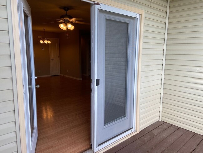 Building Photo - Condominium in Sycamore Ridge