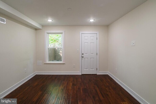 Building Photo - 1220 N Taney St