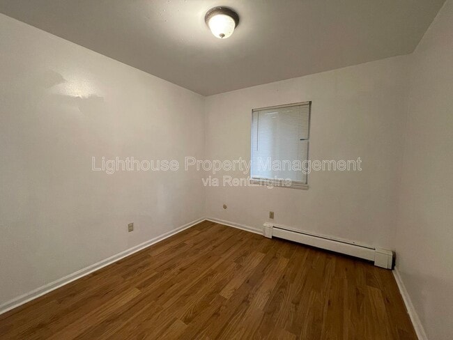 Building Photo - 2860 S 9th St