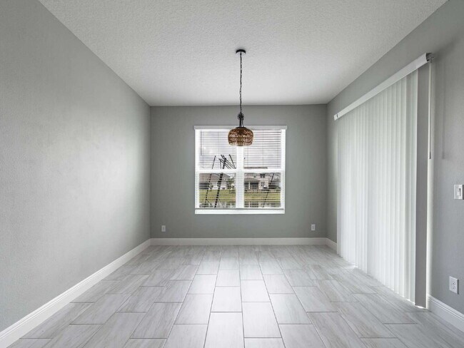 Building Photo - 5035 Down Ct