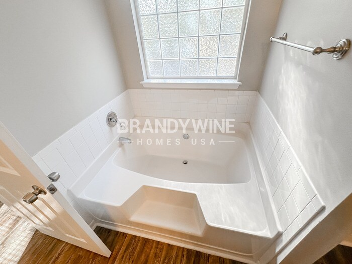 Building Photo - 6290 Shell Dr SW