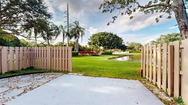 Building Photo - 11175 SW 17th Manor