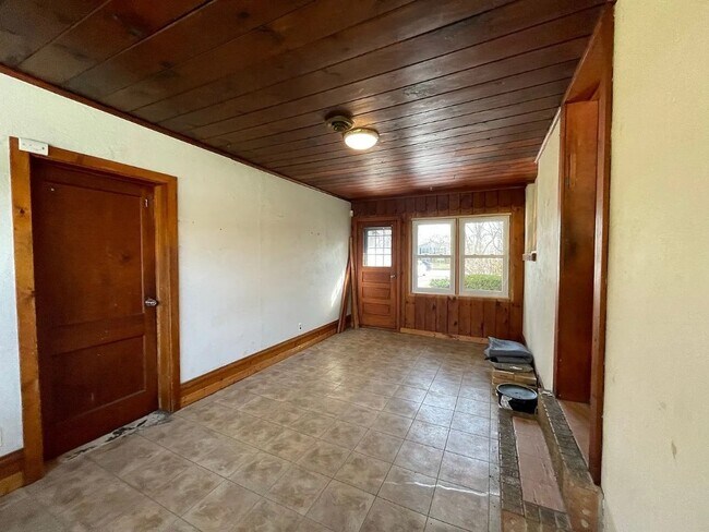 Building Photo - 1067 Long Pond Rd