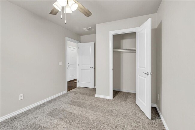 Building Photo - Adorable Brand New NE Edmond