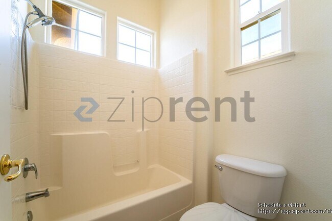 Building Photo - 100 Canterbury Ct