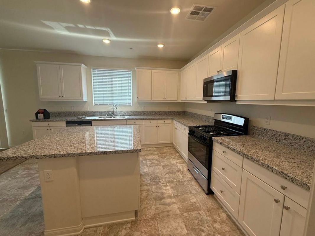 Building Photo - 13329 Racimo Ct