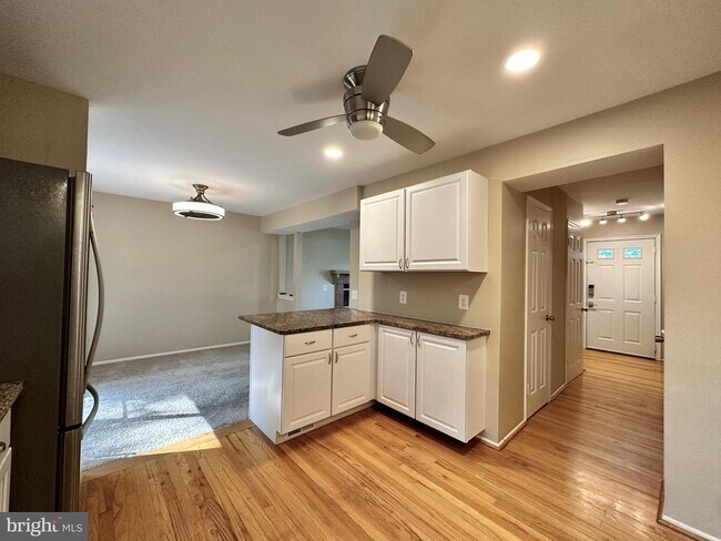 Building Photo - 6123 Martins Landing Ct