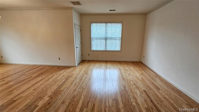 Building Photo - 105 Canter Ct
