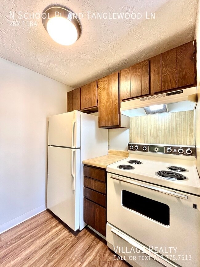 Building Photo - 343 N School Pl