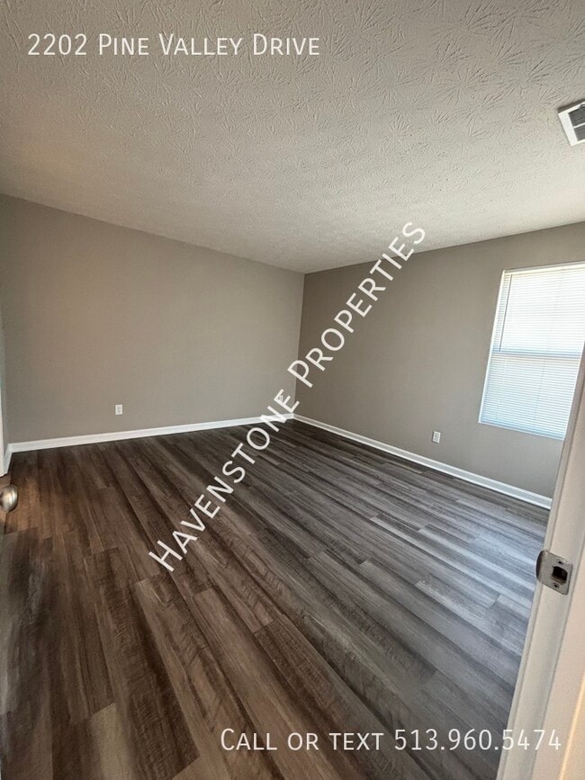 Building Photo - 2202 Pine Valley Dr