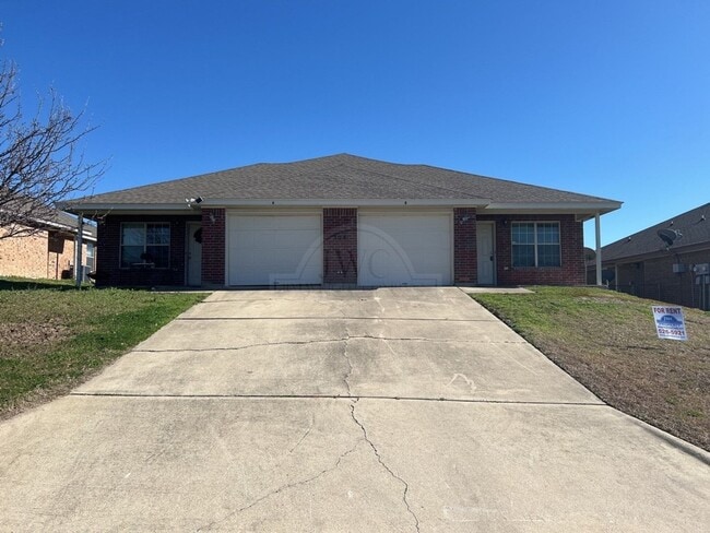 Primary Photo - 308 Cedar Ridge Dr