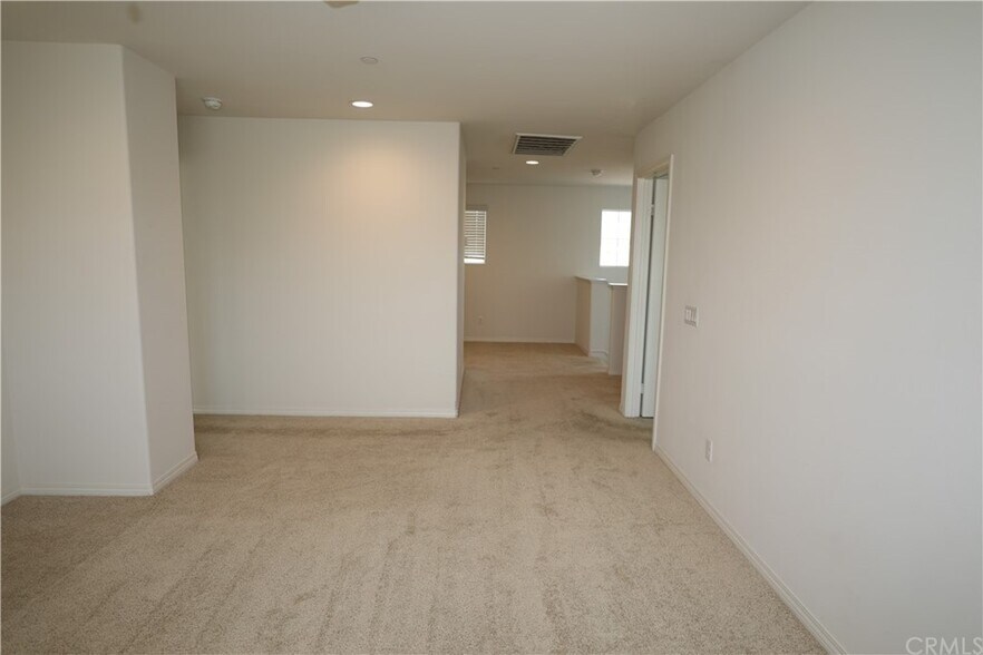Building Photo - 1006 Peach Grv