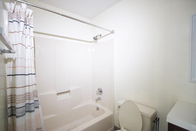 Building Photo - 315 Whipple Tree Ln