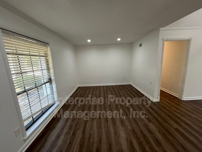 Building Photo - 1764 Chertsy Dr