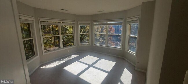 Building Photo - 10210 Sherman Heights Pl