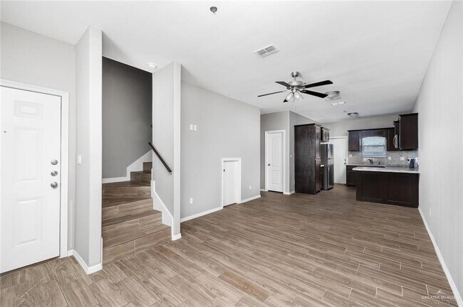 Building Photo - 9 Humming Bird Ct