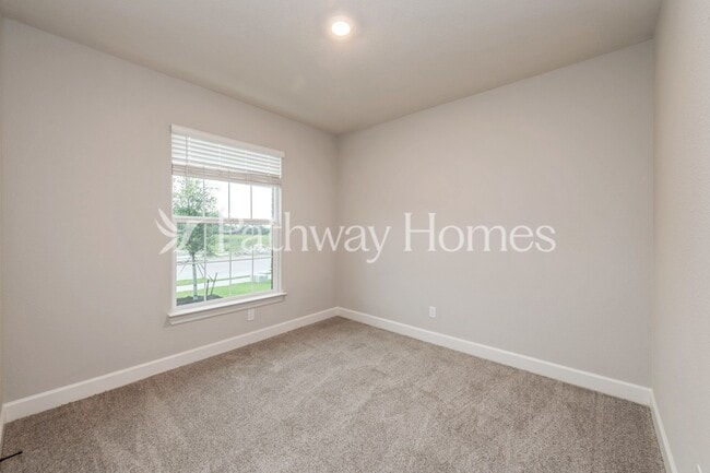 Building Photo - 628 Brookside Dr