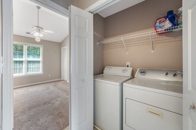 Building Photo - 2432 Bay Harbor Dr