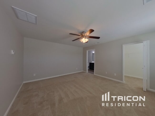 Building Photo - 120 Castlebrook Dr
