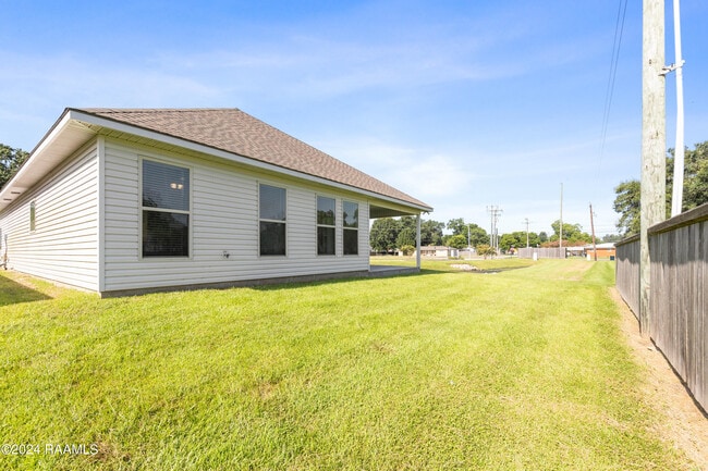 Building Photo - 109 Springsteen Ln
