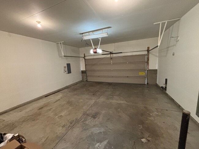 Building Photo - Stunning Remodeled Home with Office, A/C, Fenced Yard & Flexible Living Space!