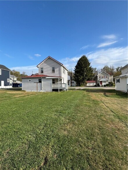 Building Photo - 70 9th St