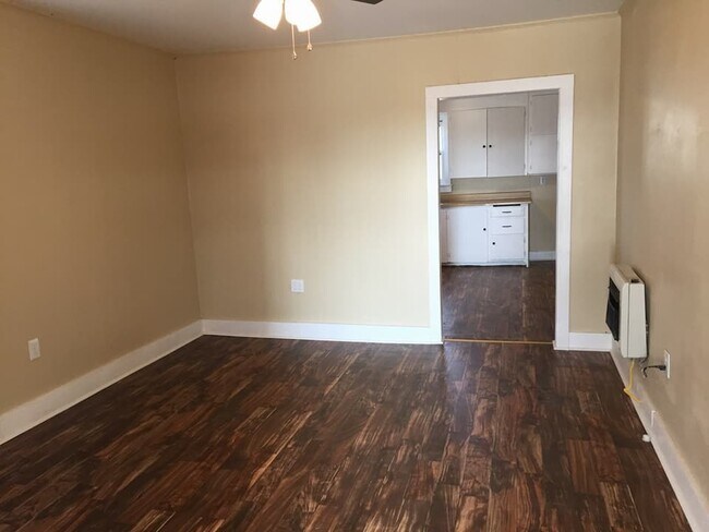 Building Photo - Cute 1 bedroom +office with 1 bath house in Washington County