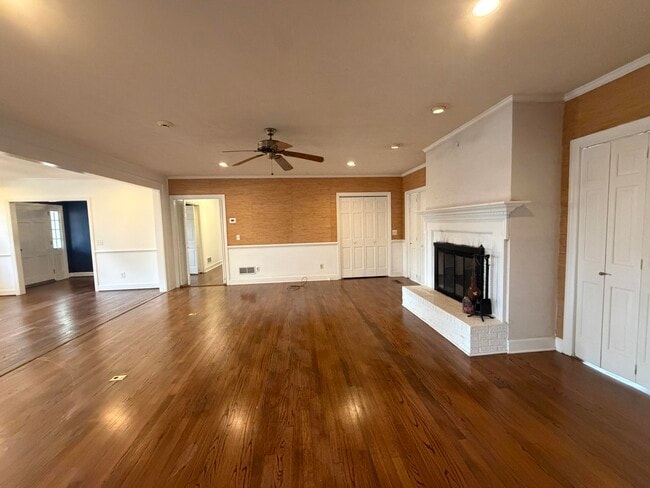 Building Photo - 115 Adams Ave