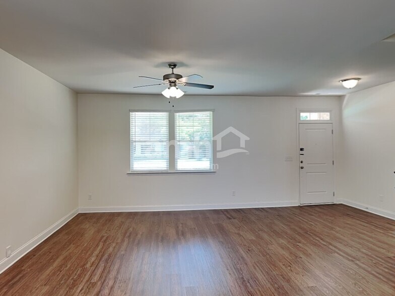 Building Photo - 211 Stowe Rd